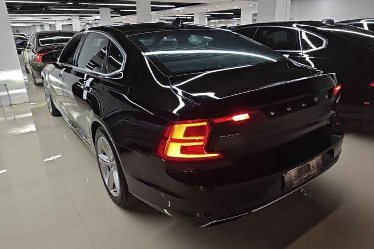 Used Volvo S90 2020 T5 Zhiyi Luxury Edition Rear Left 45 Deg