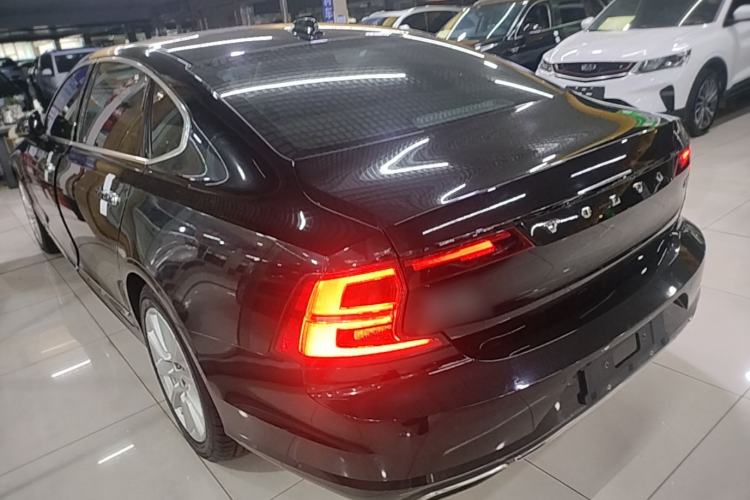 Used Volvo S90 2020 T5 Zhiyi Luxury Edition Rear Left 45 Deg
