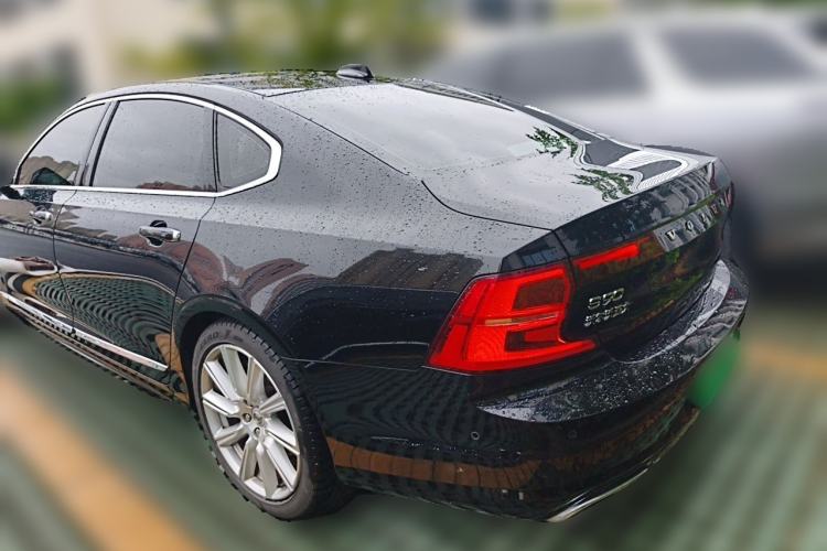 Used Volvo S90 2020 T5 Zhiya Luxury Edition Rear Left 45 Deg