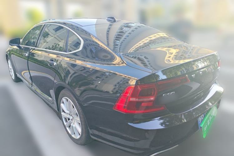 Used Volvo S90 2020 Facelifted T5 Zhiyi Luxury Edition Rear Left 45 Deg