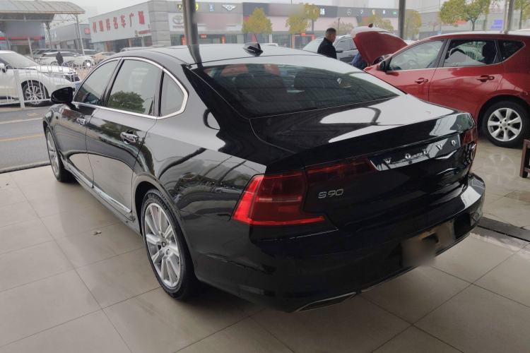 Used Volvo S90 2020 Facelifted T5 Zhiyi Luxury Edition Rear Left 45 Deg