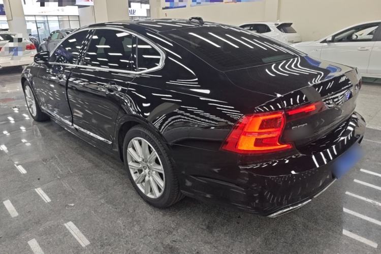 Used Volvo S90 2020 Facelifted T5 Zhiyi Luxury Edition Rear Left 45 Deg