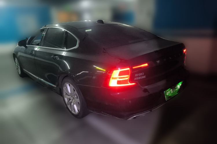 Used Volvo S90 2020 T5 Zhiyi Luxury Edition Rear Left 45 Deg