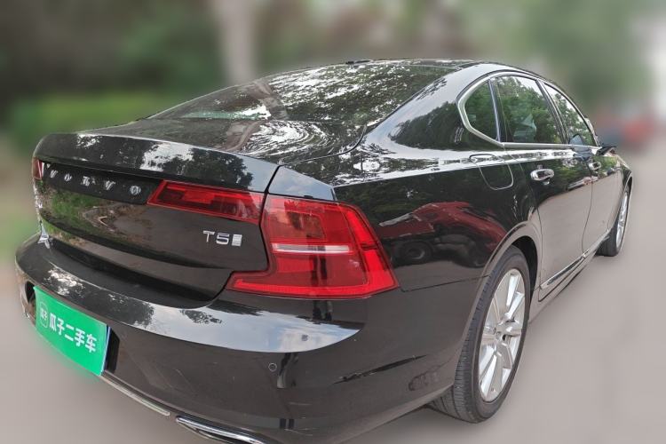 Used Volvo S90 2020 T5 Zhiyi Luxury Edition Rear Right 45 Deg