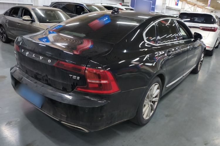 Used Volvo S90 2020 T5 Zhiyi Luxury Edition Rear Right 45 Deg