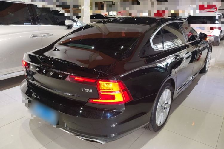 Used Volvo S90 2020 T5 Zhiyi Luxury Edition Rear Right 45 Deg