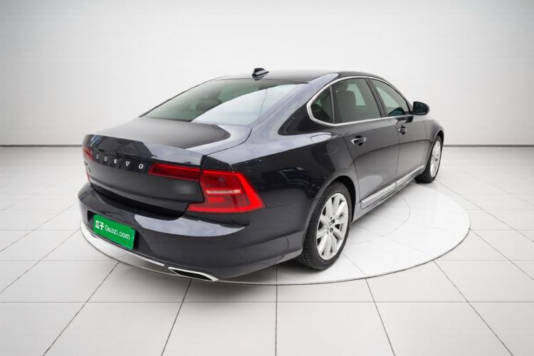 Used Volvo S90 2020 T5 Zhiyi Luxury Edition Rear Right 45 Deg