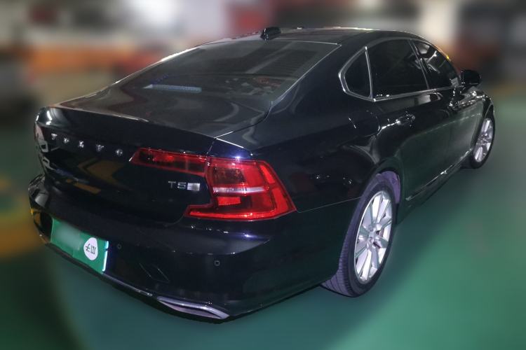 Used Volvo S90 2020 T5 Zhiyi Luxury Edition Rear Right 45 Deg