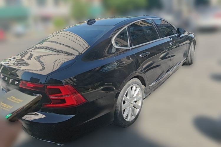 Used Volvo S90 2020 T5 Zhiyi Luxury Edition Rear Right 45 Deg
