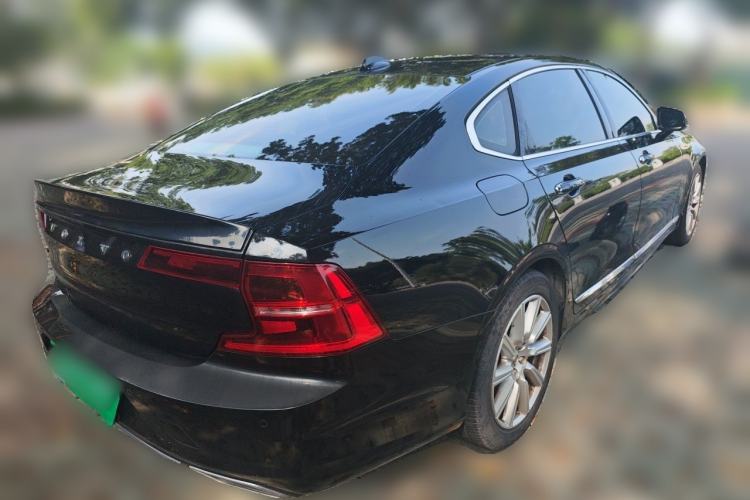 Used Volvo S90 2020 Facelifted T5 Zhiyi Luxury Edition Rear Right 45 Deg