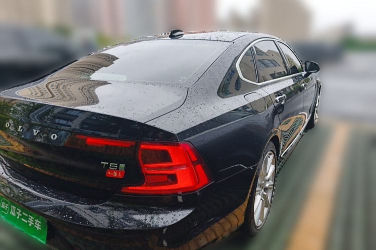 Used Volvo S90 2020 T5 Zhiya Luxury Edition Rear Right 45 Deg