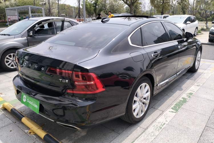 Used Volvo S90 2020 Facelifted T5 Zhiyi Luxury Edition Rear Right 45 Deg