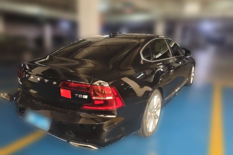 Used Volvo S90 2020 T5 Zhiya Luxury Edition Rear Right 45 Deg