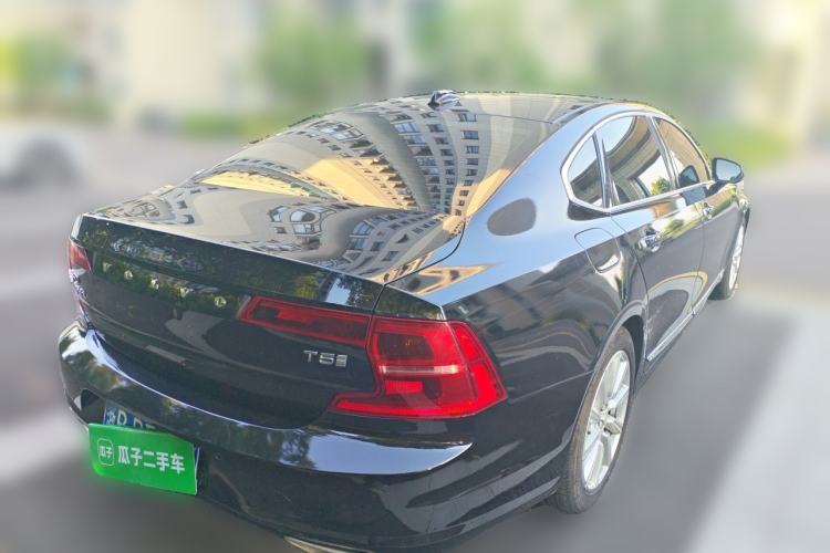 Used Volvo S90 2020 Facelifted T5 Zhiyi Luxury Edition Rear Right 45 Deg