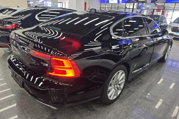 Used Volvo S90 2020 T5 Zhiyi Luxury Edition Rear Right 45 Deg