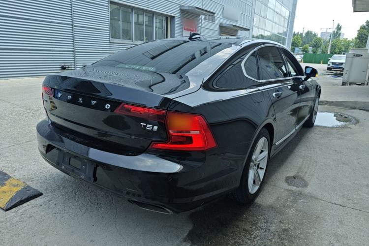 Used Volvo S90 2020 T5 Zhiyi Luxury Edition Rear Right 45 Deg