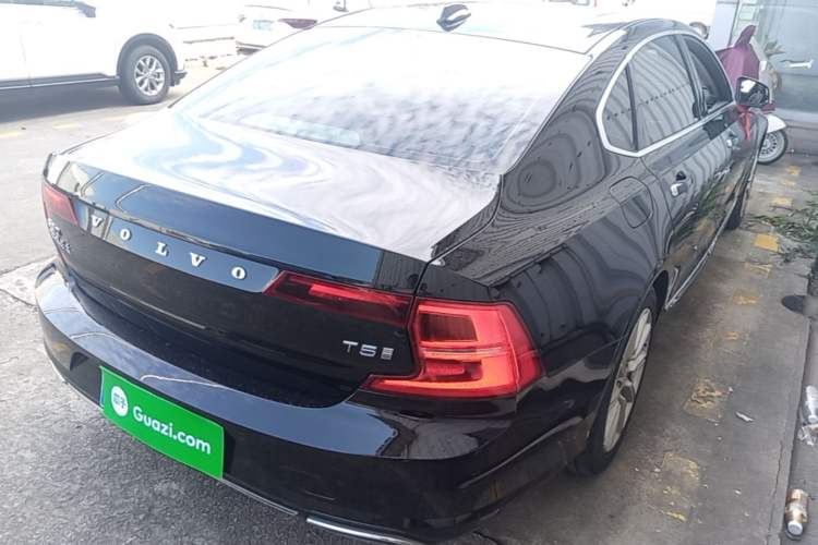 Used Volvo S90 2020 Facelifted T5 Zhiyi Luxury Edition Rear Right 45 Deg