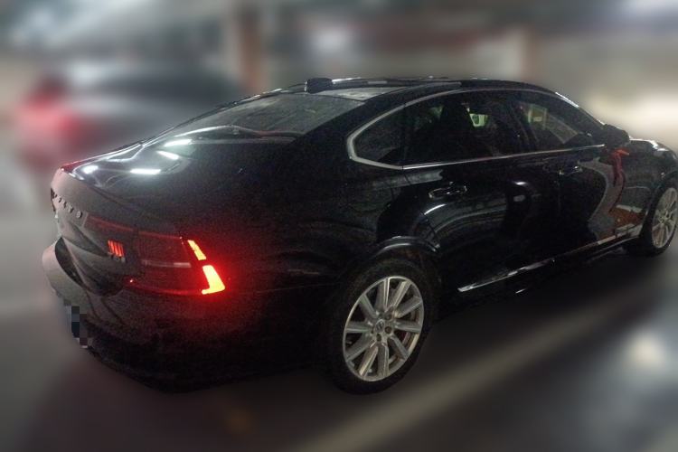 Used Volvo S90 2020 T5 Zhiyi Luxury Edition Rear Right 45 Deg