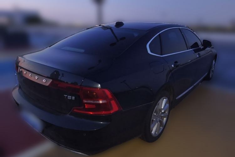 Used Volvo S90 2020 Facelifted T5 Zhiyi Luxury Edition Rear Right 45 Deg