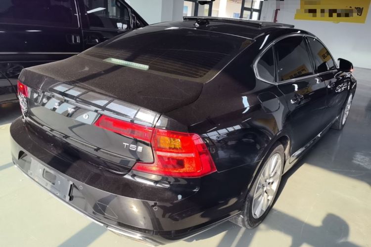 Used Volvo S90 2020 T5 Zhiyi Luxury Edition Rear Right 45 Deg