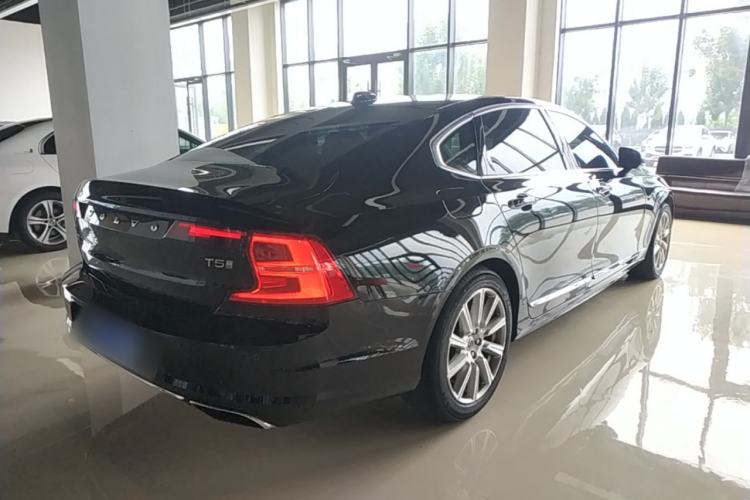 Used Volvo S90 2020 T5 Zhiyi Luxury Edition Rear Right 45 Deg