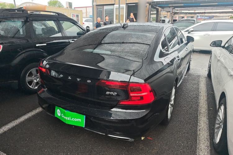 Used Volvo S90 2020 T5 Zhiyi Luxury Edition Rear Right 45 Deg