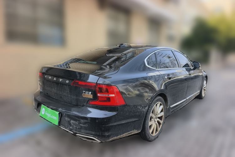 Used Volvo S90 2020 T5 Zhiyi Luxury Edition Rear Right 45 Deg