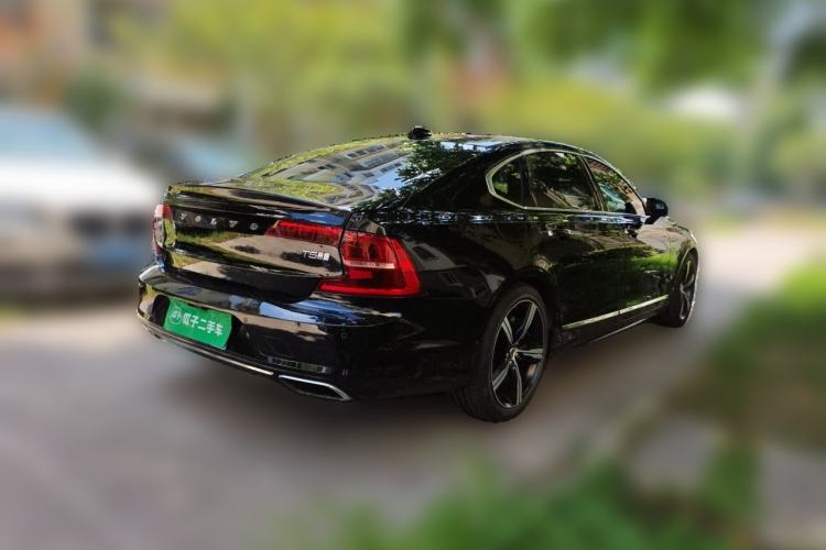 Used Volvo S90 2020 T5 Zhiya Luxury Edition Rear Right 45 Deg