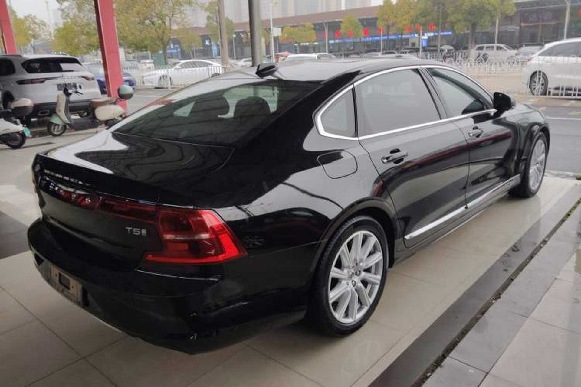 Used Volvo S90 2020 Facelifted T5 Zhiyi Luxury Edition Rear Right 45 Deg