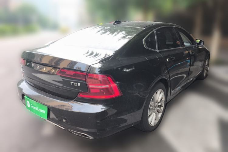 Used Volvo S90 2020 T5 Zhiyi Luxury Edition Rear Right 45 Deg