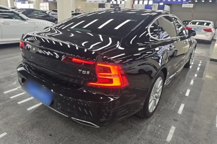Used Volvo S90 2020 Facelifted T5 Zhiyi Luxury Edition Rear Right 45 Deg