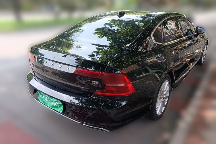 Used Volvo S90 2020 T5 Zhiyi Luxury Edition Rear Right 45 Deg