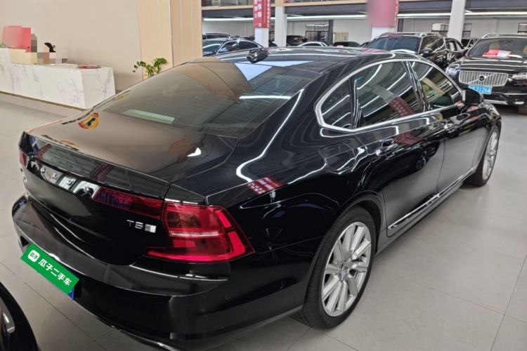 Used Volvo S90 2020 T5 Zhiya Luxury Edition Rear Right 45 Deg