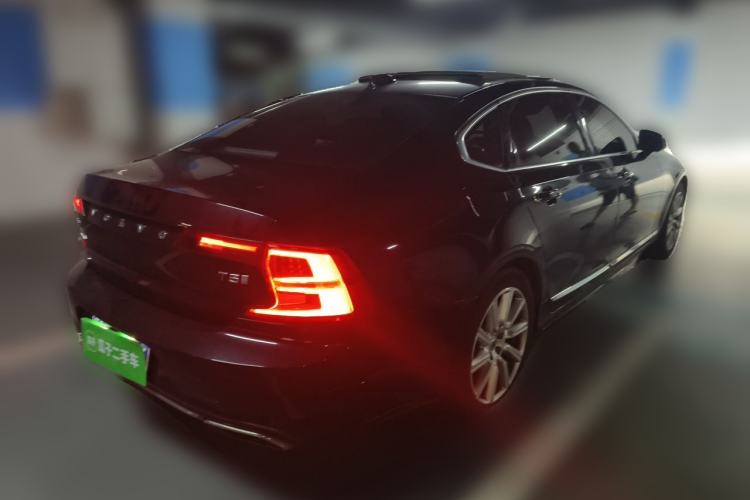 Used Volvo S90 2020 T5 Zhiyi Luxury Edition Rear Right 45 Deg