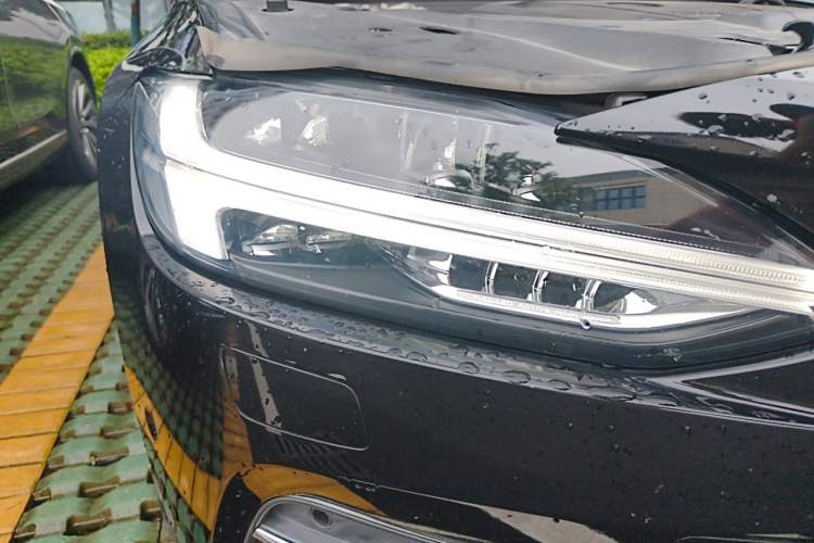 Used Volvo S90 2020 T5 Zhiya Luxury Edition Right Front Headlight