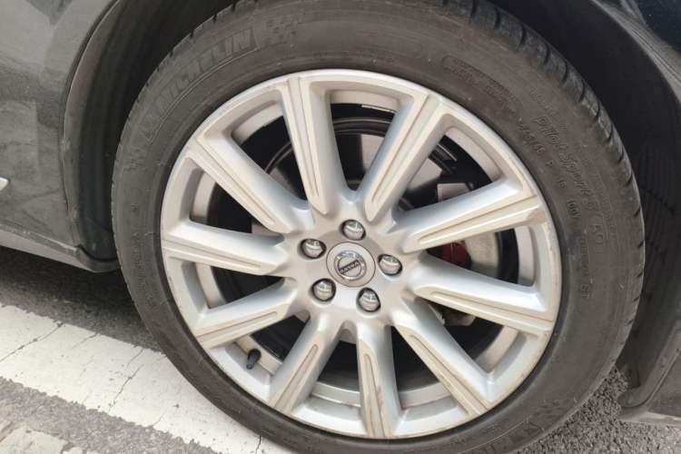 Used Volvo S90 2020 T5 Zhiyi Luxury Edition Right Front Wheel Hub