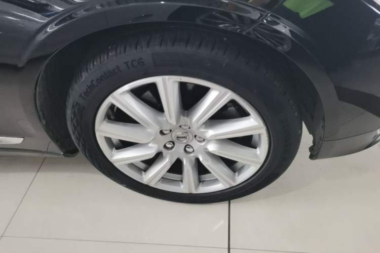 Used Volvo S90 2020 T5 Zhiyi Luxury Edition Right Front Wheel Hub