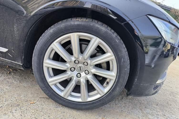 Used Volvo S90 2020 T5 Zhiyi Luxury Edition Right Front Wheel Hub