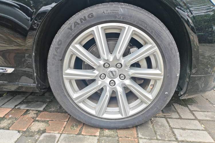 Used Volvo S90 2020 T5 Zhiyi Luxury Edition Right Front Wheel Hub