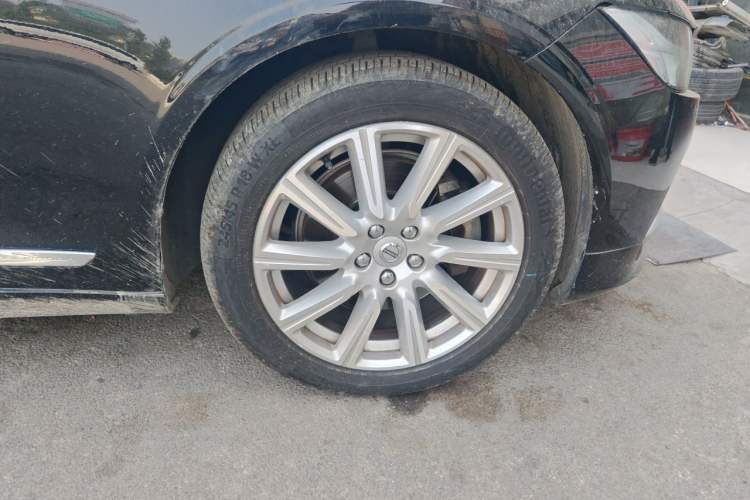 Used Volvo S90 2020 T5 Zhiyuan Luxury Edition Right Front Wheel Hub