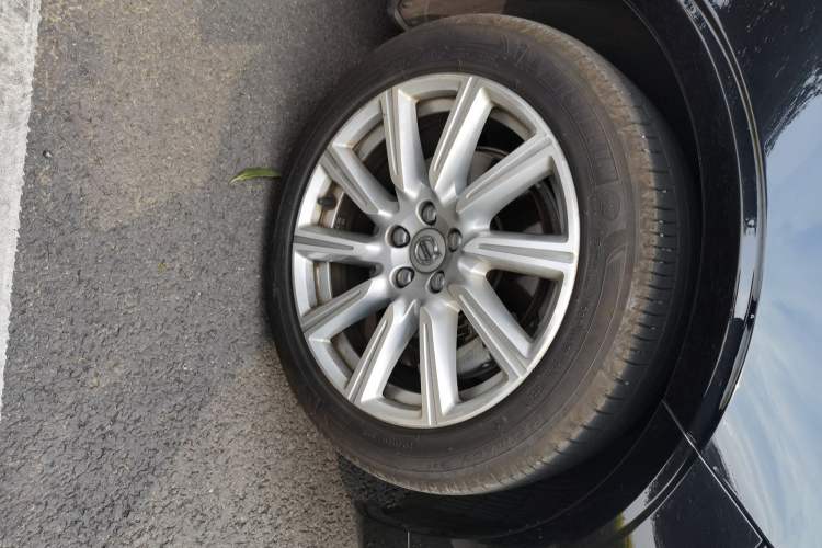 Used Volvo S90 2020 T4 SmartDrive Luxury Edition Right Front Wheel Hub