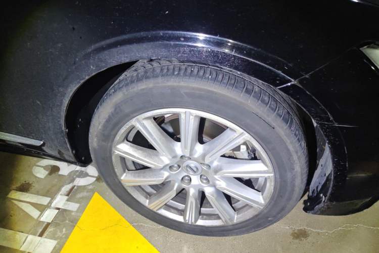 Used Volvo S90 2020 T5 Zhiyuan Luxury Edition Right Front Wheel Hub