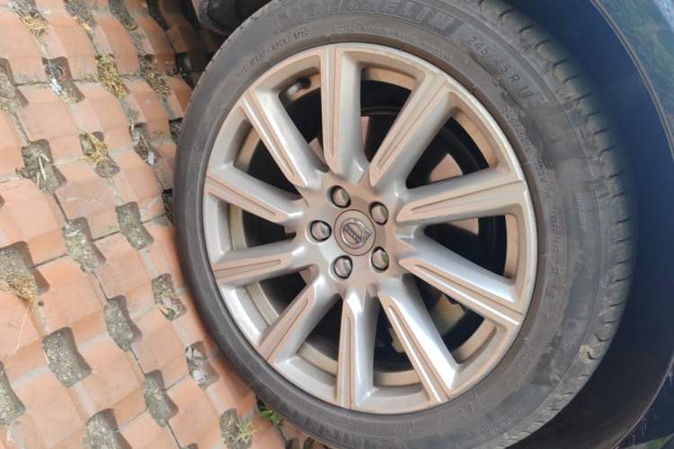 Used Volvo S90 2020 T4 SmartDrive Luxury Edition Right Front Wheel Hub