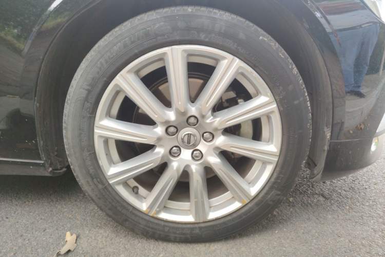 Used Volvo S90 2020 T5 Zhiyi Luxury Edition Right Front Wheel Hub
