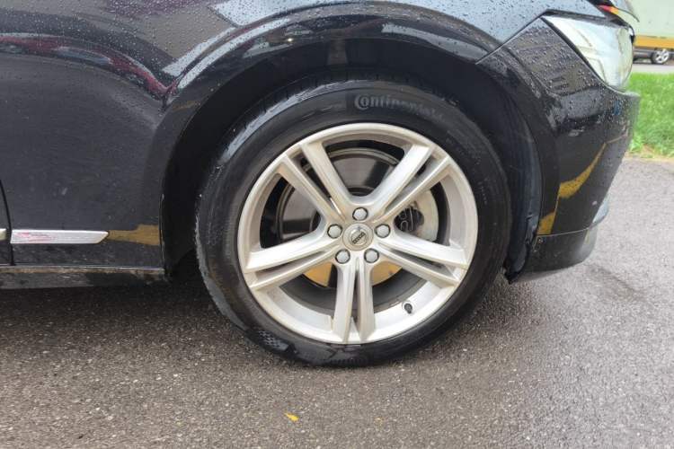 Used Volvo S90 2020 T5 Zhiyi Luxury Edition Right Front Wheel Hub