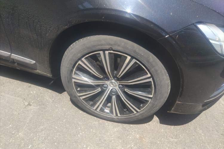Used Volvo S90 2020 T5 Zhiyuan Luxury Edition Right Front Wheel Hub