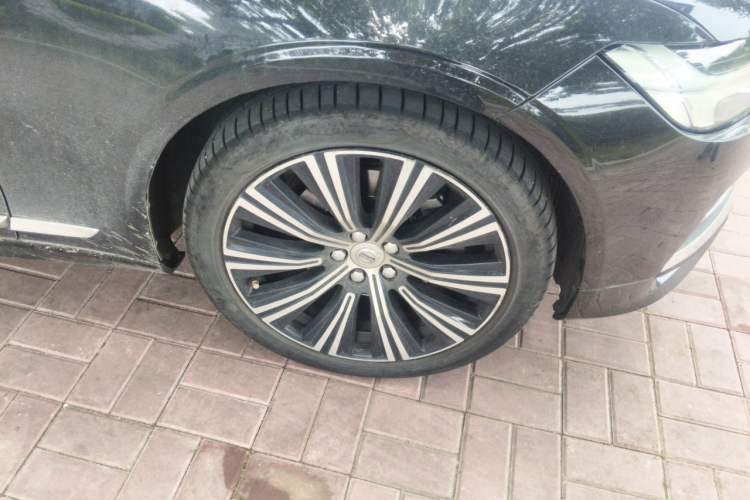 Used Volvo S90 2020 T5 Zhiyi Luxury Edition Right Front Wheel Hub