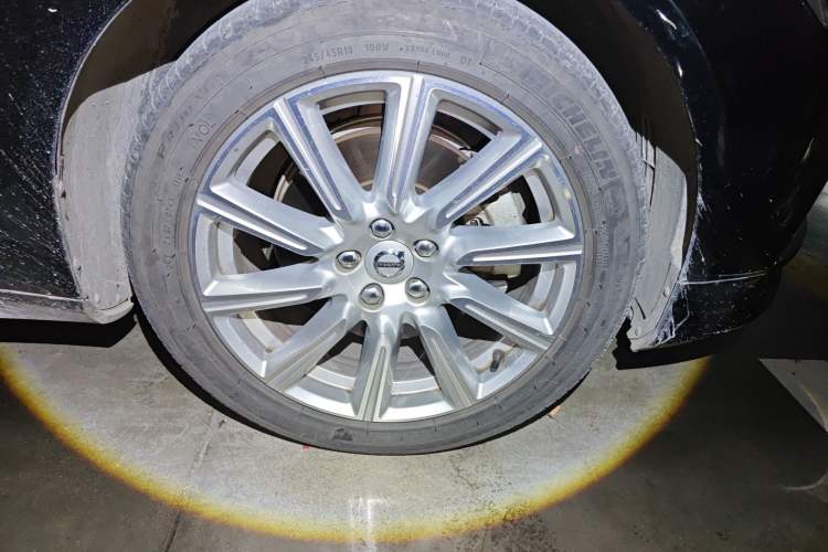 Used Volvo S90 2020 T5 Zhiyi Luxury Edition Right Front Wheel Hub