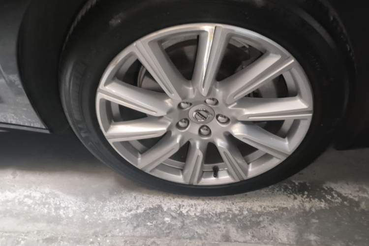Used Volvo S90 2020 T5 Zhiyuan Luxury Edition Right Front Wheel Hub