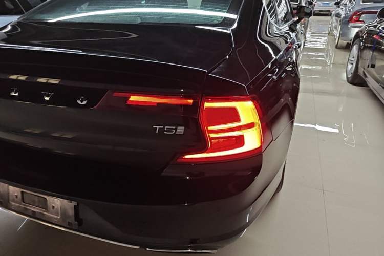 Used Volvo S90 2020 T5 Zhiyi Luxury Edition Right Rear Taillight